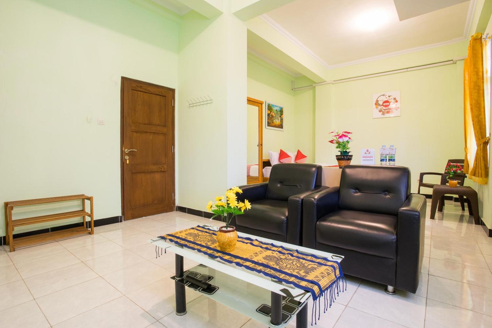 Oyo 1419 Rhona Guest House Syariah Yogyakarta Exterior photo